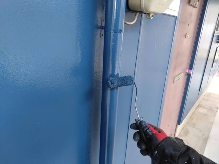 雨樋・エアコンカバー 上塗り