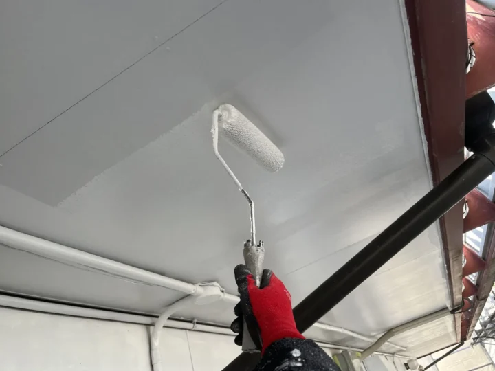 軒下天井 上塗り