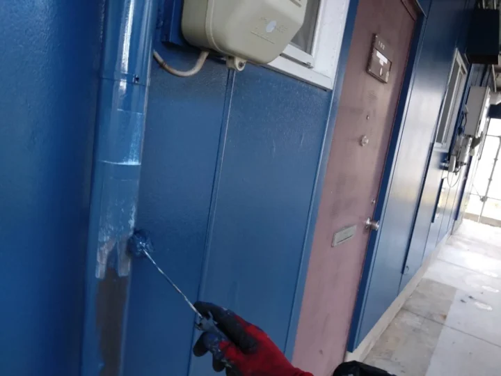 雨樋・エアコンカバー 中塗り