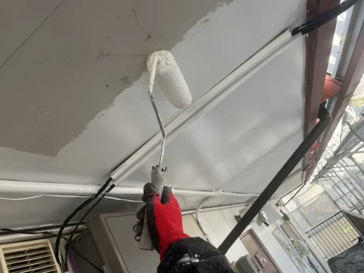 軒下天井 中塗り